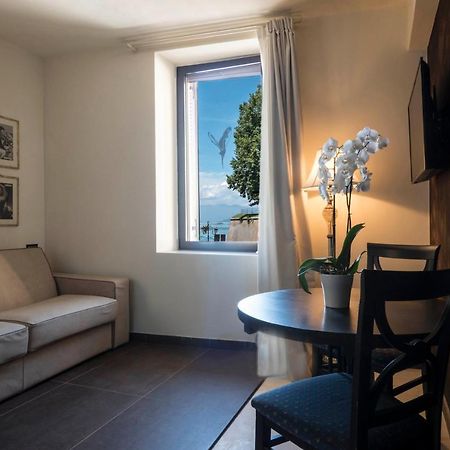 פסקיארה דל גארדה Osteria Luxury Apartments מראה חיצוני תמונה