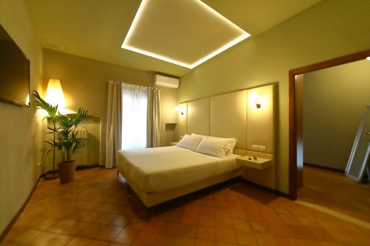 פסקיארה דל גארדה Osteria Luxury Apartments מראה חיצוני תמונה